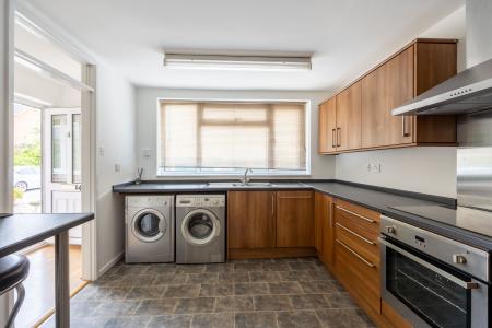 2 bedroom Flat for sale in Boundary Road, Newbury, RG14