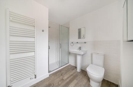 5 bedroom Detached house to let in Fetlock Drive, Racecourse, Newbury, RG14