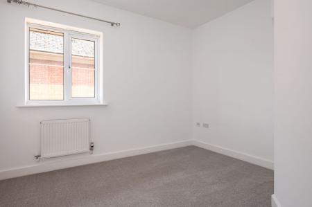 2 bedroom Flat to let in Thornycroft Close, Newbury, RG14