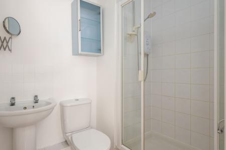 2 bedroom Flat to let in Thornycroft Close, Newbury, RG14