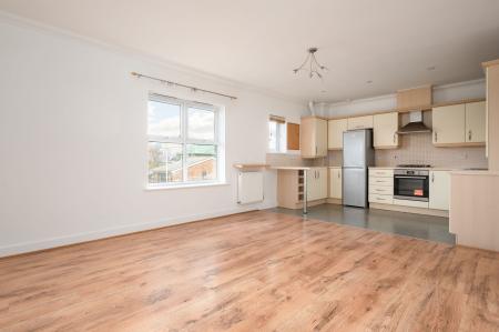 2 bedroom Flat to let in Thornycroft Close, Newbury, RG14