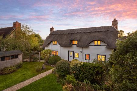 3 bedroom Cottage for sale in Main Street, Grove, OX12