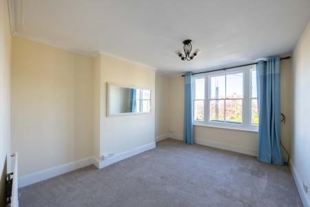 1 bedroom Flat to let in Enborne Road, Newbury, RG14
