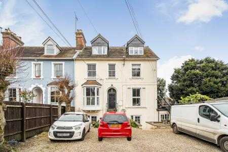 Belvedere Drive, Newbury, RG14