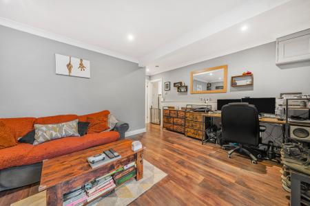 1 bedroom Flat to let in Belvedere Drive, Newbury, RG14