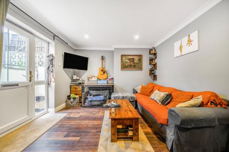 1 bedroom Flat to let in Belvedere Drive, Newbury, RG14