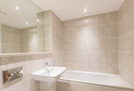 1 bedroom Flat to let in Racecourse Road, Newbury, RG14