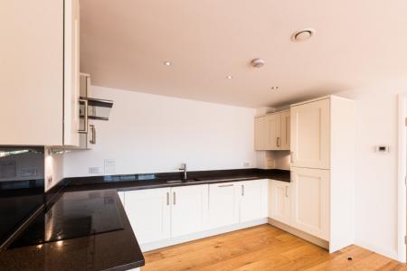 1 bedroom Flat to let in Racecourse Road, Newbury, RG14