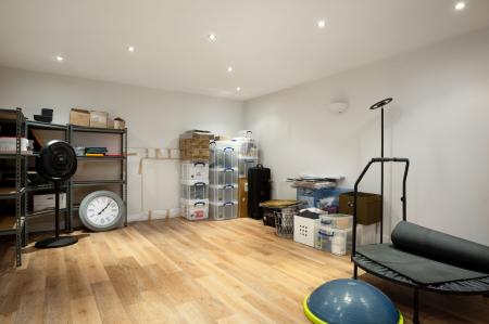 6 bedroom Detached house for sale in Briff Lane, Upper Bucklebury, RG7