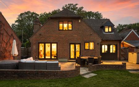 6 bedroom Detached house for sale in Briff Lane, Upper Bucklebury, RG7