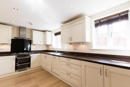 4 bedroom Semi-detached house to let in Rondetto Avenue, Newbury, RG14