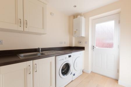 4 bedroom Semi-detached house to let in Rondetto Avenue, Newbury, RG14