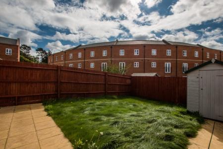 4 bedroom Semi-detached house to let in Rondetto Avenue, Newbury, RG14