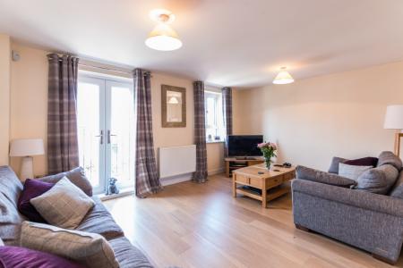 4 bedroom Semi-detached house to let in Rondetto Avenue, Newbury, RG14