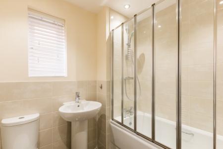 4 bedroom Semi-detached house to let in Rondetto Avenue, Newbury, RG14