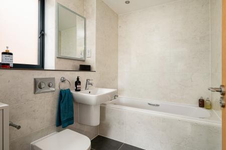4 bedroom Detached house to let in Teeton Mill Place, Newbury, RG14