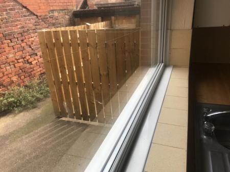 2 bedroom Flat to let in Kelvin Grove, Sandyford, Newcastle Upon Tyne, NE2