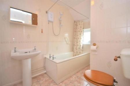 3 bedroom Terraced House to let in Sheriffs Highway, Gateshead, NE9