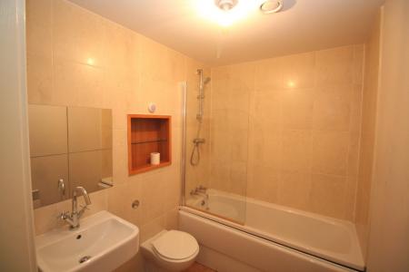 2 bedroom Flat to let in Colombo Square, Worsdell Drive, Gateshead, NE8