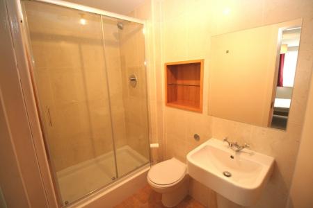 2 bedroom Flat to let in Colombo Square, Worsdell Drive, Gateshead, NE8