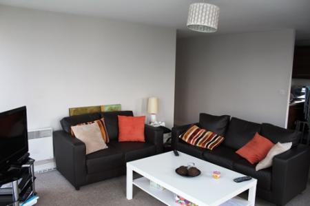 2 bedroom Flat to let in Colombo Square, Worsdell Drive, Gateshead, NE8