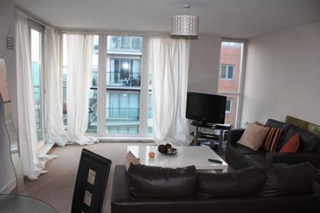 2 bedroom Flat to let in Colombo Square, Worsdell Drive, Gateshead, NE8