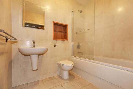 2 bedroom Flat to let in Colombo Square, Worsdell Drive, Ochre Yards, Gateshead, NE8