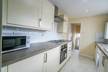 3 bedroom Flat to let in Kelvin Grove, Sandyford, Newcastle Upon Tyne, NE2