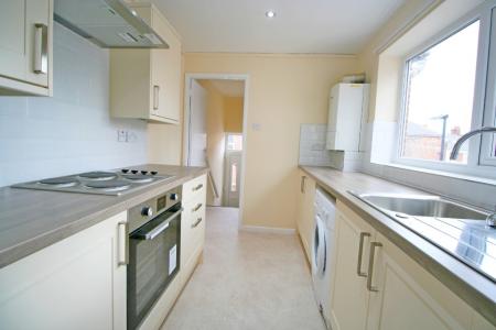 3 bedroom Flat to let in Kelvin Grove, Sandyford, Newcastle Upon Tyne, NE2