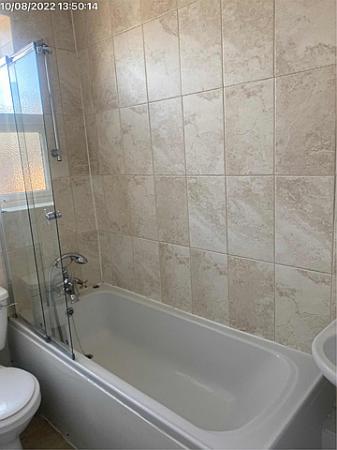 4 bedroom Flat to let in (COPY of) Sandringham Road, Gosforth, NE3