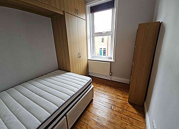 4 bedroom Flat to let in (COPY of) Sandringham Road, Gosforth, NE3