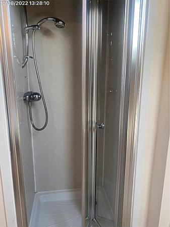 4 bedroom Flat to let in (COPY of) Sandringham Road, Gosforth, NE3