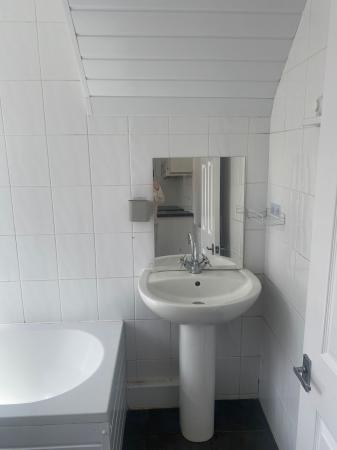 2 bedroom Flat to let in Addycombe, Heaton, Newcastle Upon Tyne, NE6