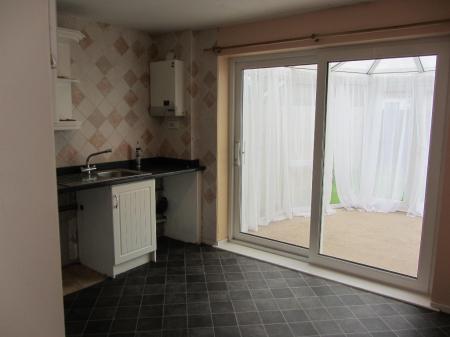2 bedroom Semi-detached house to let in Chelford Close, Hadrian Park, Wallsend, NE28