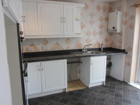 2 bedroom Semi-detached house to let in Chelford Close, Hadrian Park, Wallsend, NE28
