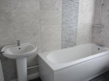 2 bedroom Flat to let in High Street East, Wallsend, NE28