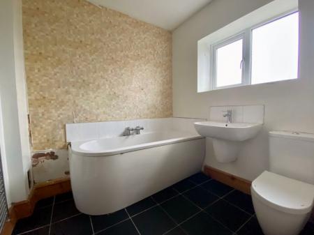 3 bedroom Terraced House to let in The Quadrant, North Shields, NE29