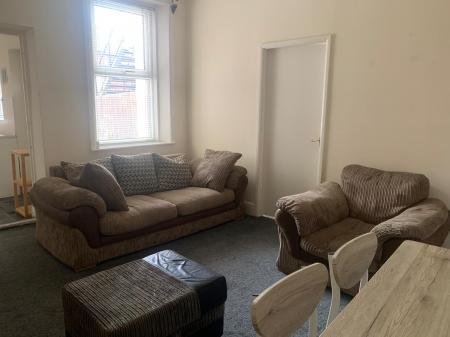 2 bedroom Flat to let in Mowbray St, Heaton, Newcastle Upon Tyne, NE6
