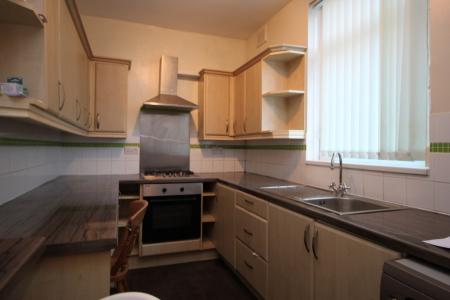 3 bedroom Flat to let in Holystone Crescent, High Heaton, Newcastle Upon Tyne, NE7