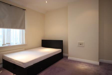 3 bedroom Flat to let in Holystone Crescent, High Heaton, Newcastle Upon Tyne, NE7
