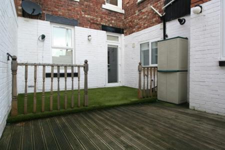 2 bedroom Flat to let in Gladstone Street, Hebburn, NE31