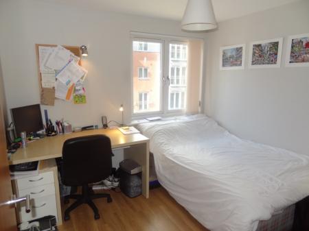 2 bedroom Flat to let in Colombo Square, Worsdell Drive, Gateshead, NE8