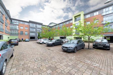Colombo Square, Worsdell Drive, Gateshead, NE8