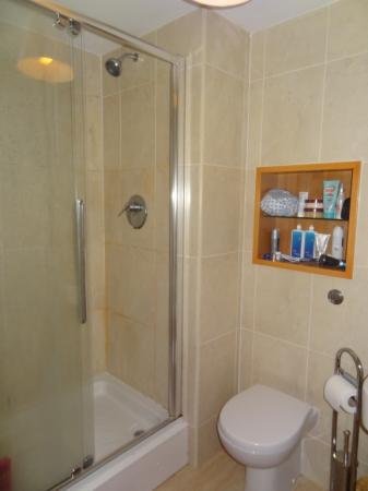 2 bedroom Flat to let in Colombo Square, Worsdell Drive, Gateshead, NE8