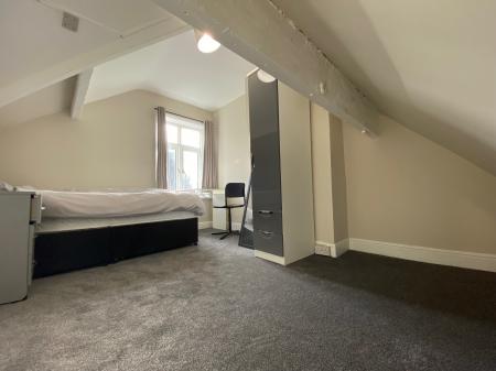 1 bedroom House share to let in 6 Watlands View, Newcastle-under-Lyme, ST5