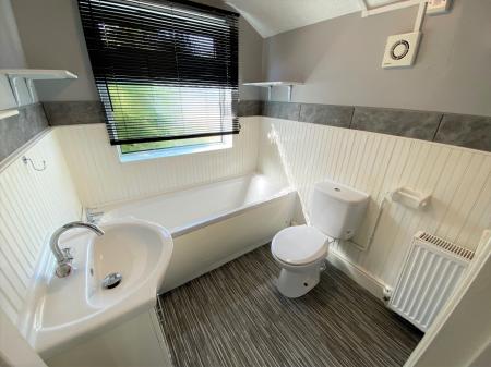 4 bedroom Terraced House to let in Abbey Street, Silverdale, ST5