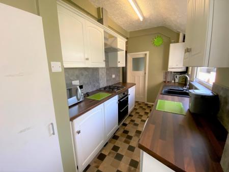 4 bedroom Terraced House to let in Abbey Street, Silverdale, ST5