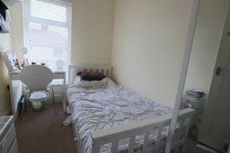 4 bedroom Terraced House to let in Abbey Street, Newcastle-under-Lyme, ST5