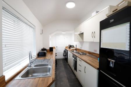 4 bedroom Terraced House to let in Abbey Street, Newcastle-under-Lyme, ST5