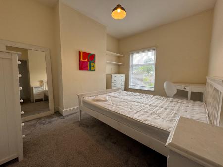 4 bedroom Terraced House to let in Abbey Street, Newcastle-under-Lyme, ST5